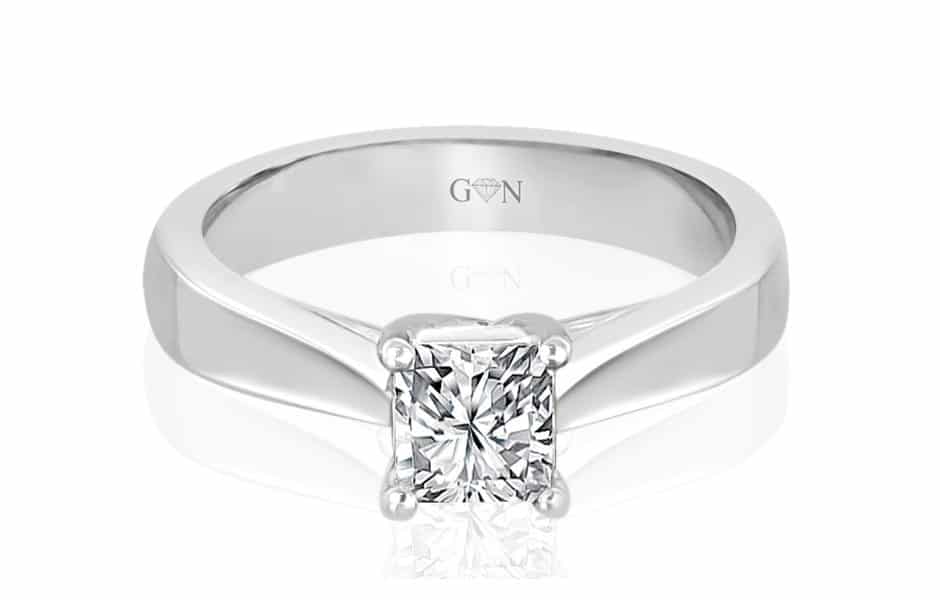 R726-LADIES-SOLITAIRE-DESIGN-RING.jpg